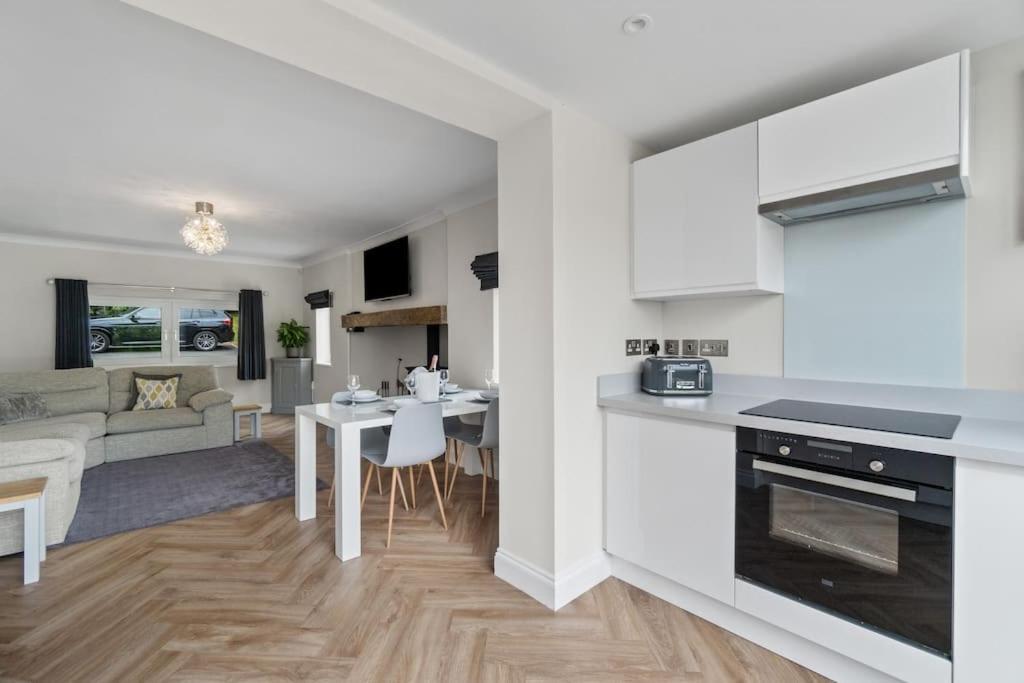 White Cottage Stunning Contemporary 2 Bedroom 2 Ensuite Annex With Hot Tub Πλίμουθ Εξωτερικό φωτογραφία